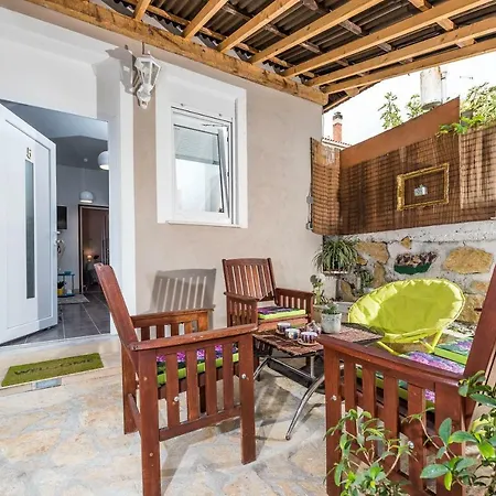 Little House Apartment