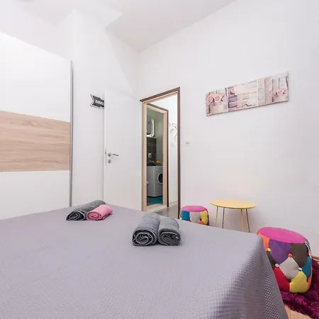 Apartment Little House *