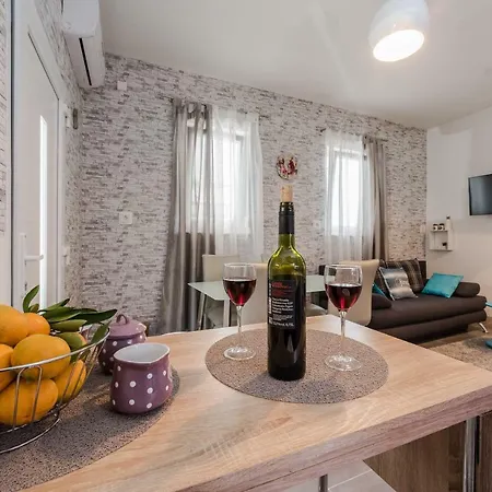 Apartment Little House Zadar